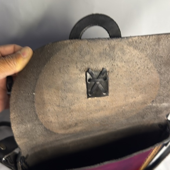 Handmade Crossbody bag. Black/Tan/Red Aztec design. Hard shell tooled. DA013 - Picture 9 of 9